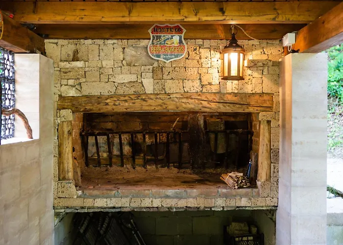 Semesterbostad Riverside Pisak *